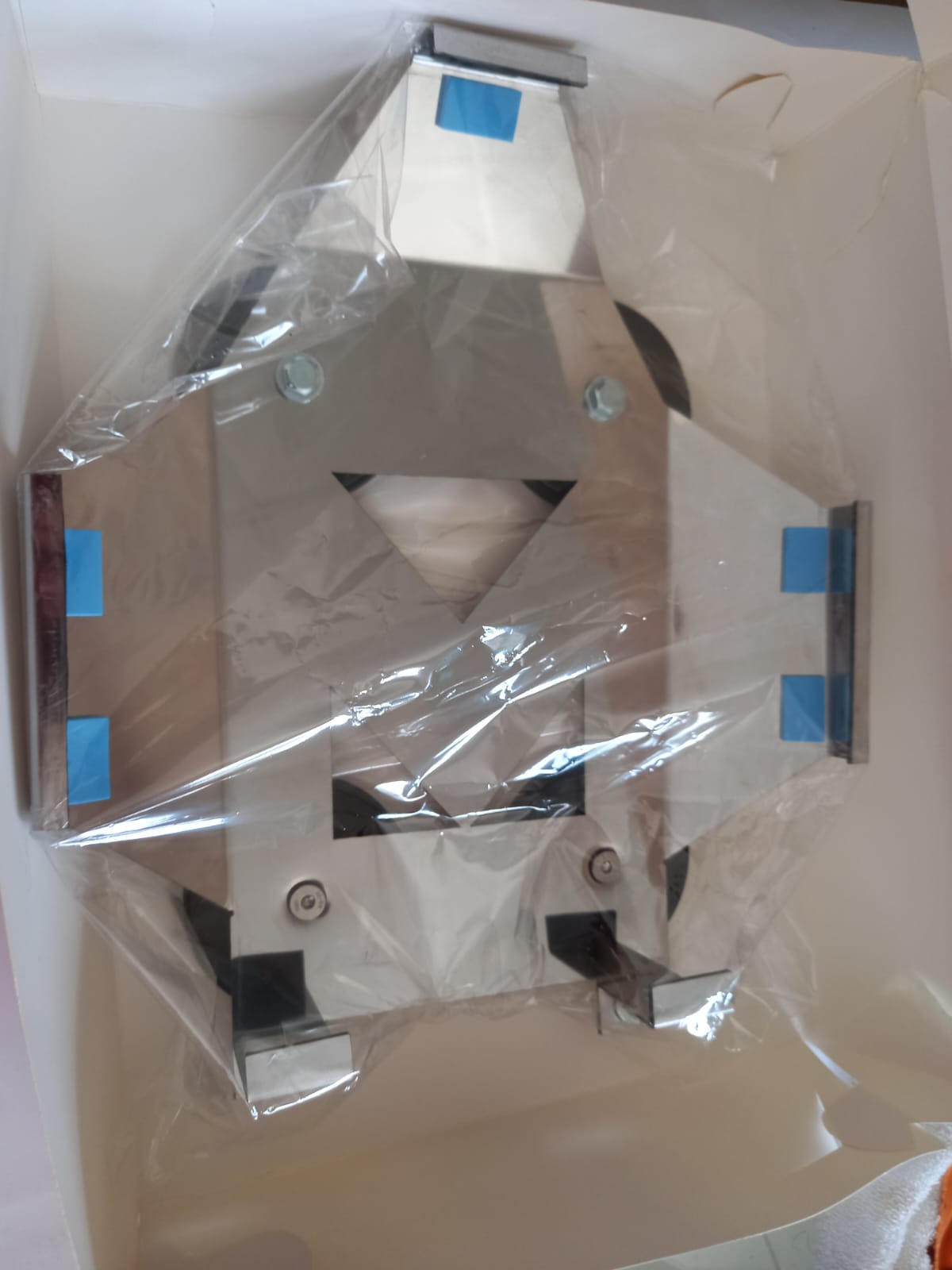 SOPORTE SUJETADOR CON IMAN 